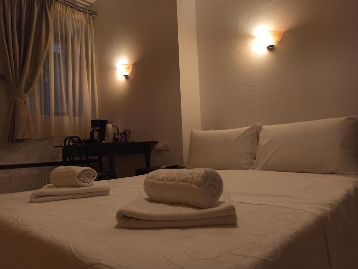 To Agioklima Hotel Янина Екстериор снимка