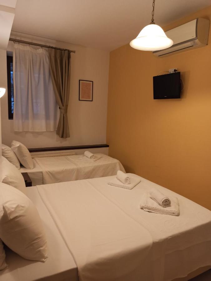 To Agioklima Hotel Янина Екстериор снимка